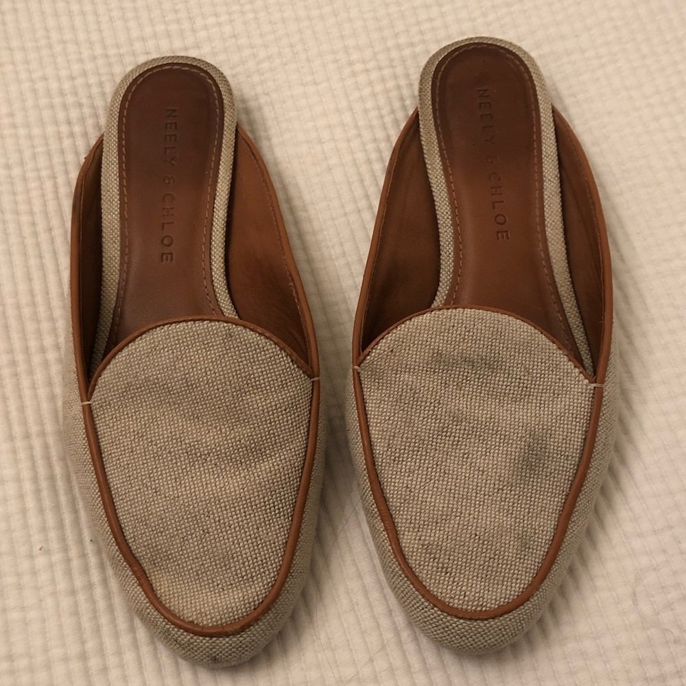 Neely and Chloe linen slides